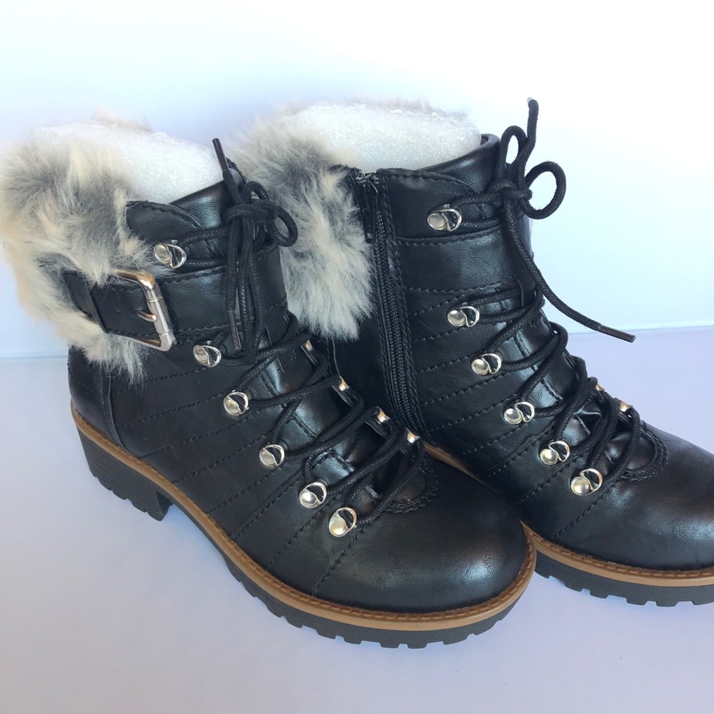 Black winter boot NWT  size 7